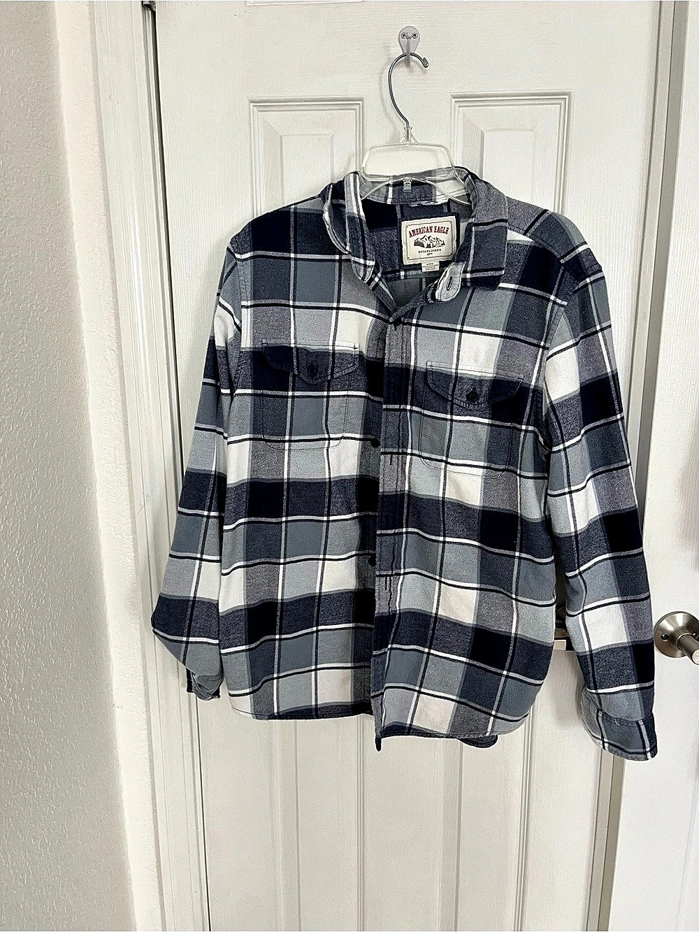 American Eagle Plaid Button Down Blue & White Medium